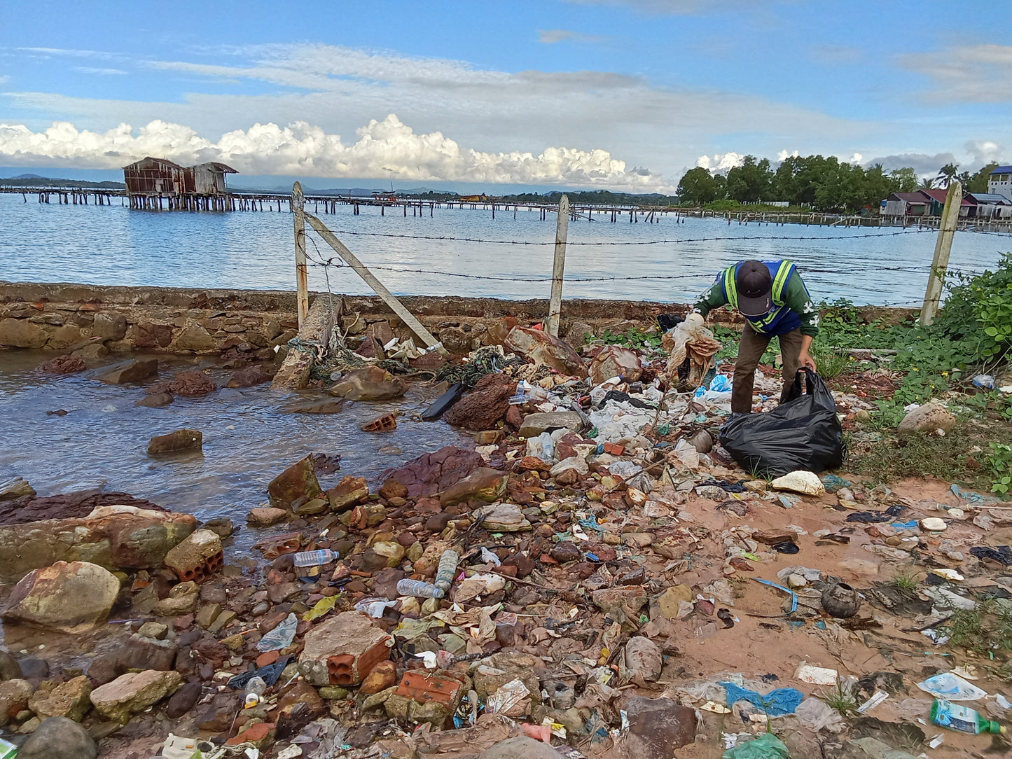 Community-based Collection and Upcycling of Non-Recyclable Ocean-Bound Plastics in Sihanoukville, Cambodia (OBP)